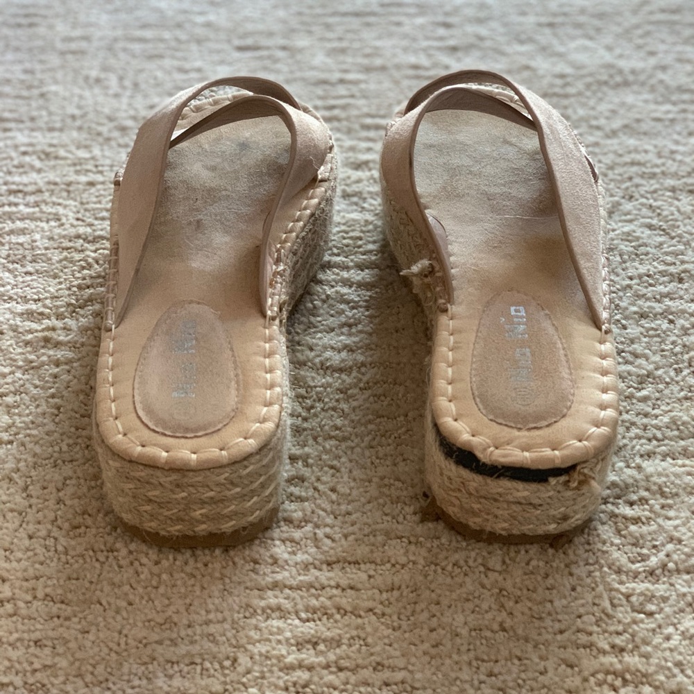 Tan platforms - Picture 3 of 3
